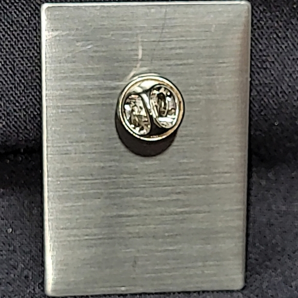 32nd ANNUAL GRAPEFEST GRAPEVINE TEXAS, 2018 PRESENTING SPONSOR PIN - Picture 2 of 2